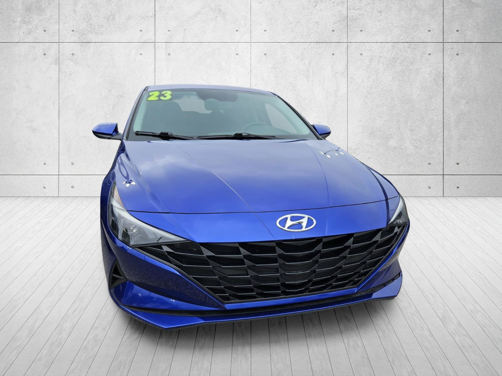 Used 2023 Hyundai Elantra SE FWD image 4