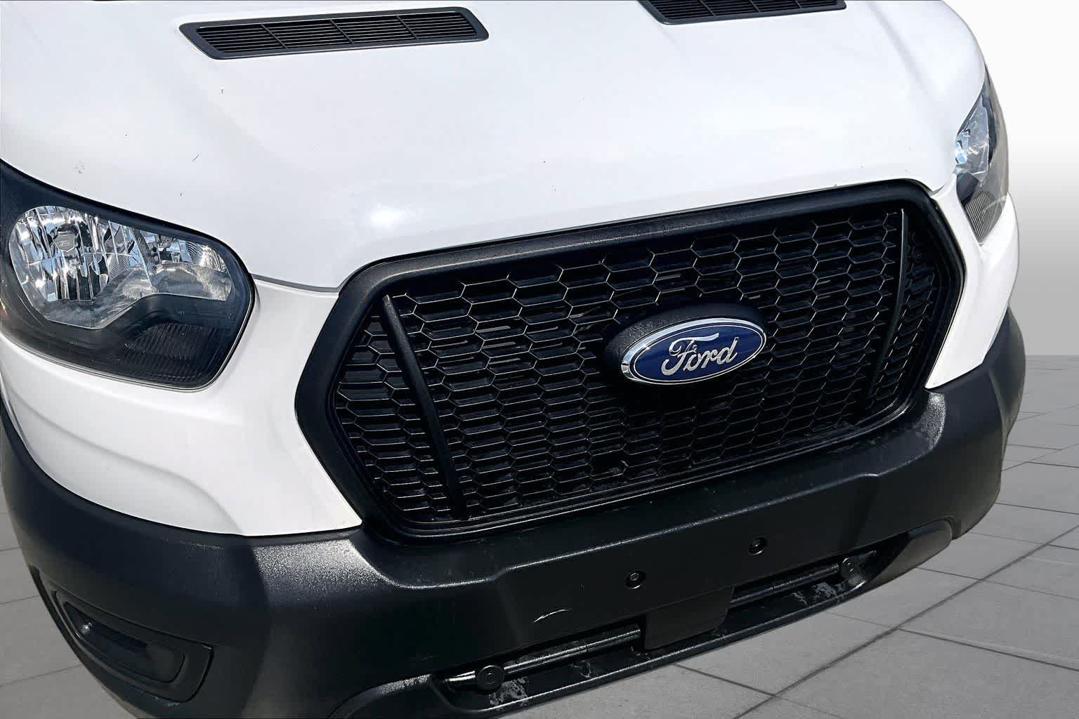 Used 2023 Ford Transit 250 Medium Roof AWD image 32