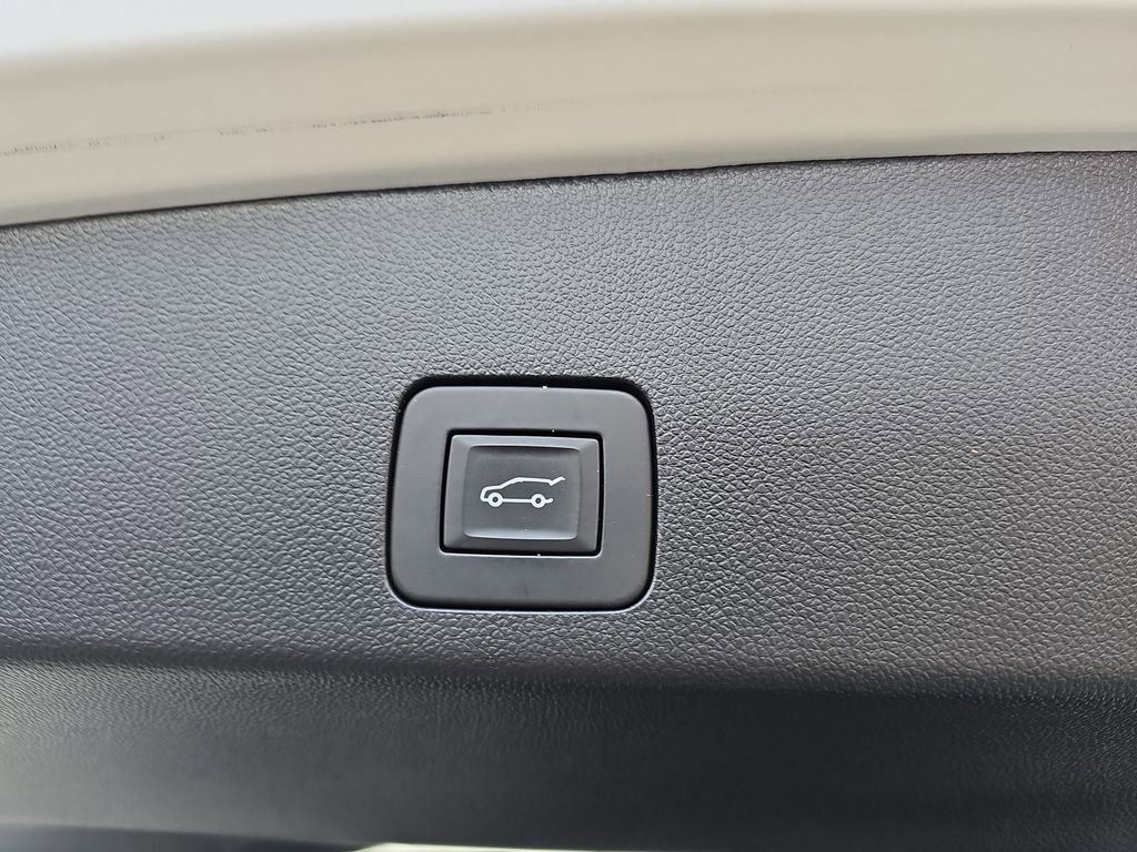 Used 2022 Buick Encore GX Essence w/ Advanced Technology Package image 13