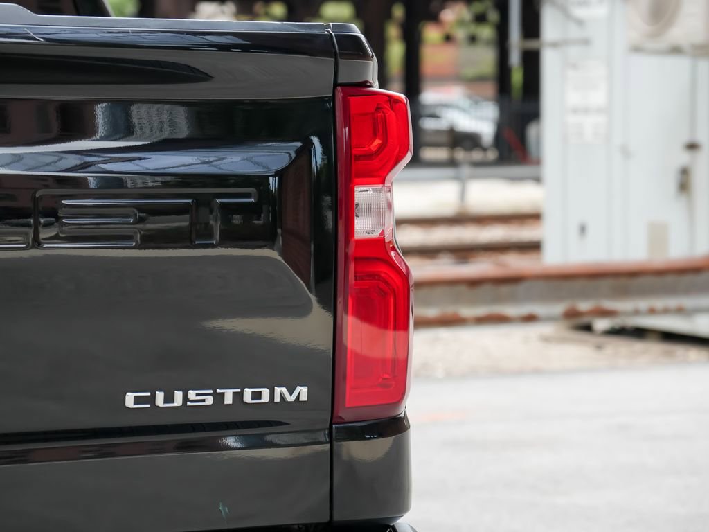 Used 2019 Chevrolet Silverado 1500 Custom Trail Boss w/ Custom Convenience Package AWD/4WD image 12