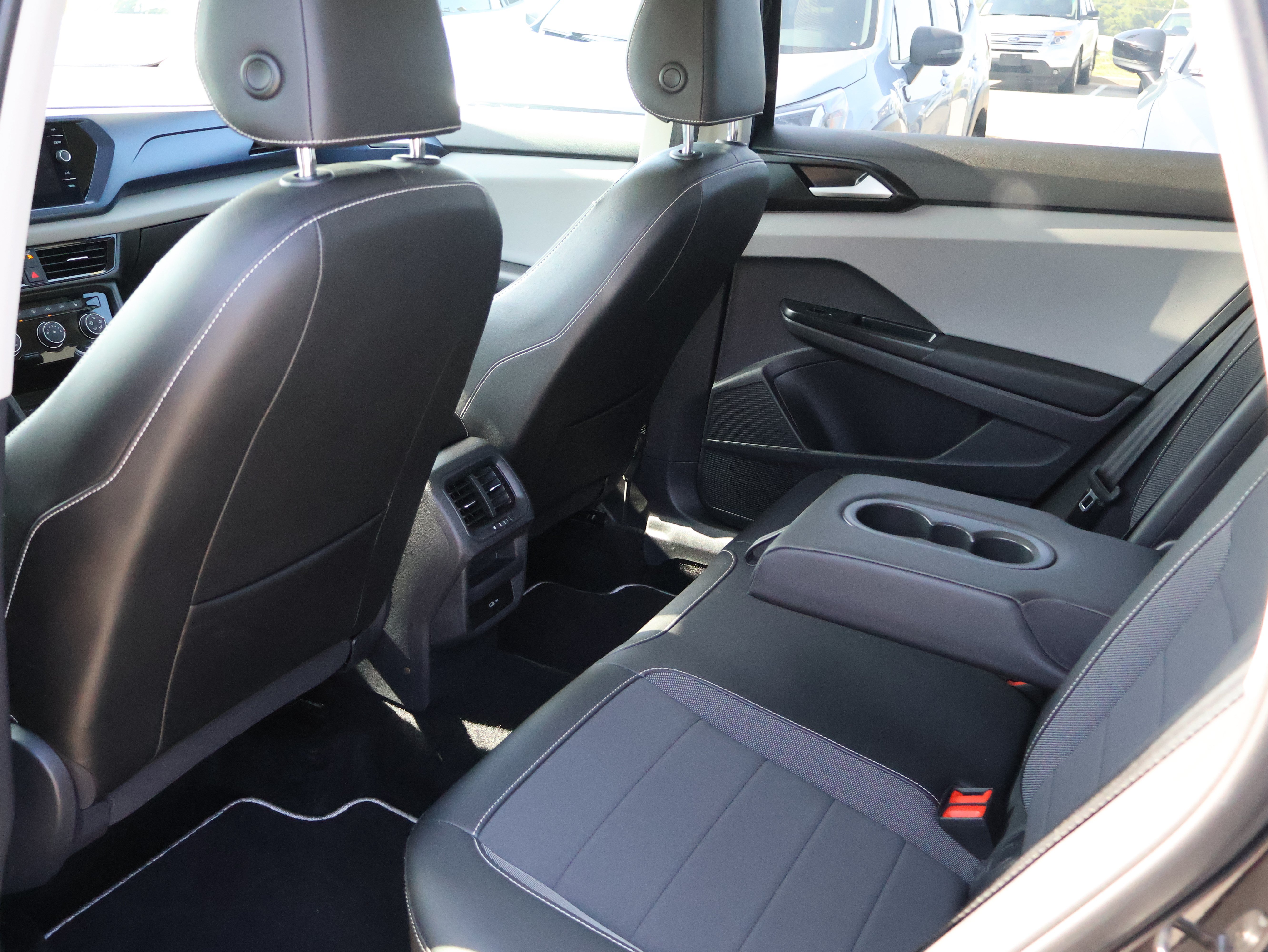 Used 2023 Volkswagen Taos SE w/ Panoramic Sunroof Package AWD/4WD image 16