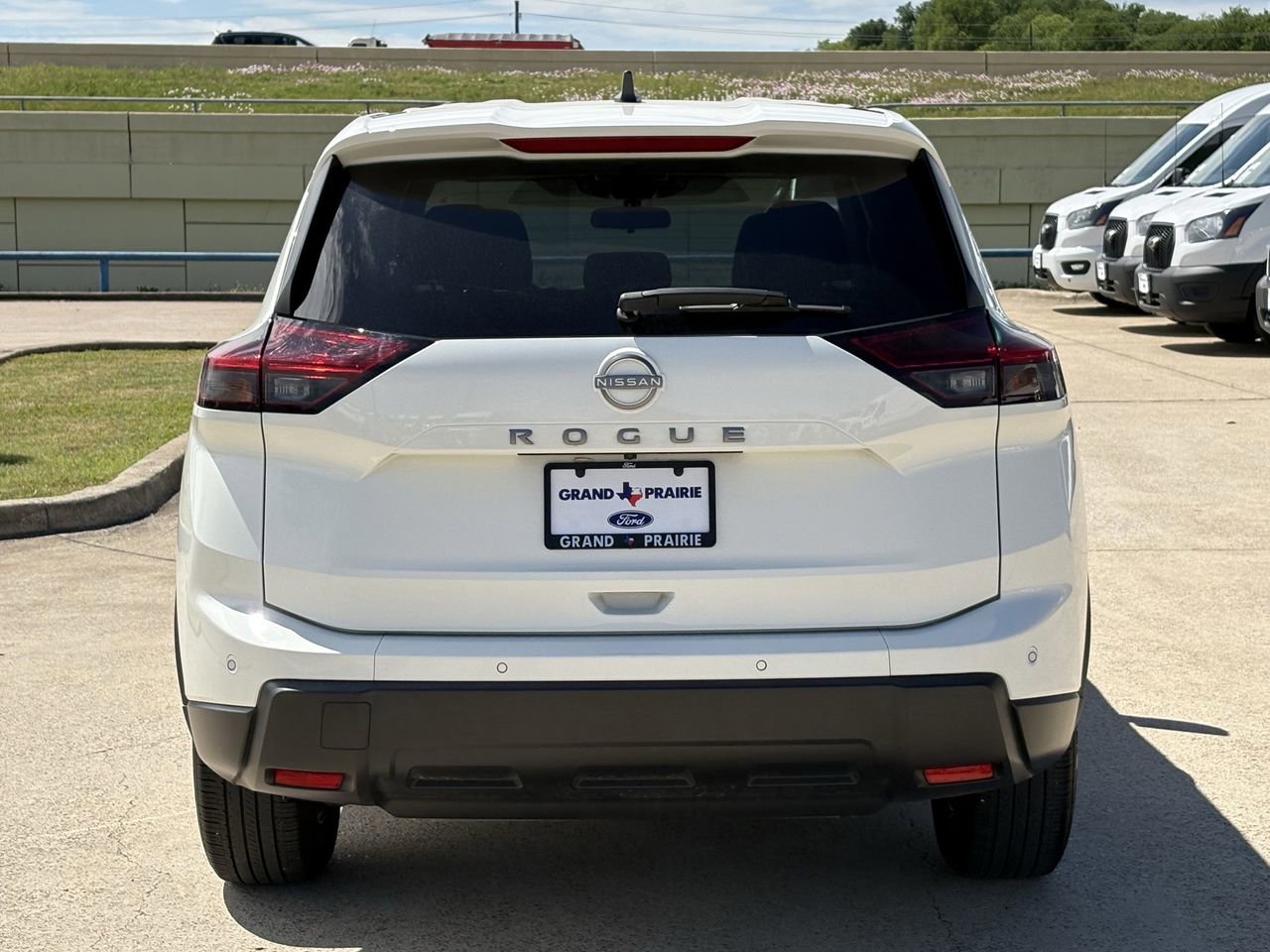 Used 2024 Nissan Rogue S image 7