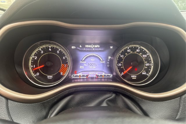 Used 2014 Jeep Cherokee Limited w/ Luxury Group AWD/4WD image 16
