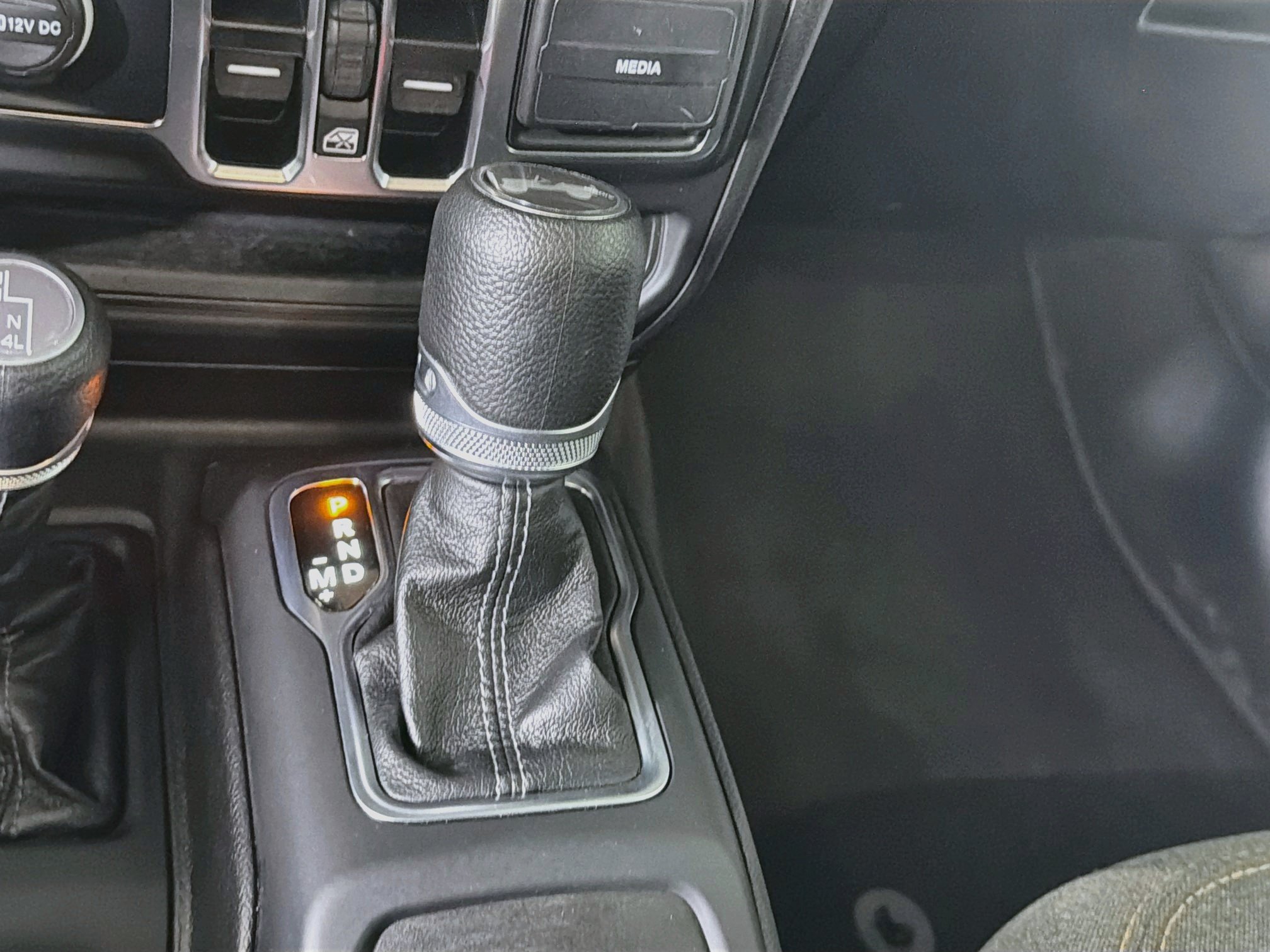 Used 2025 Jeep Wrangler Unlimited Sport AWD/4WD image 23