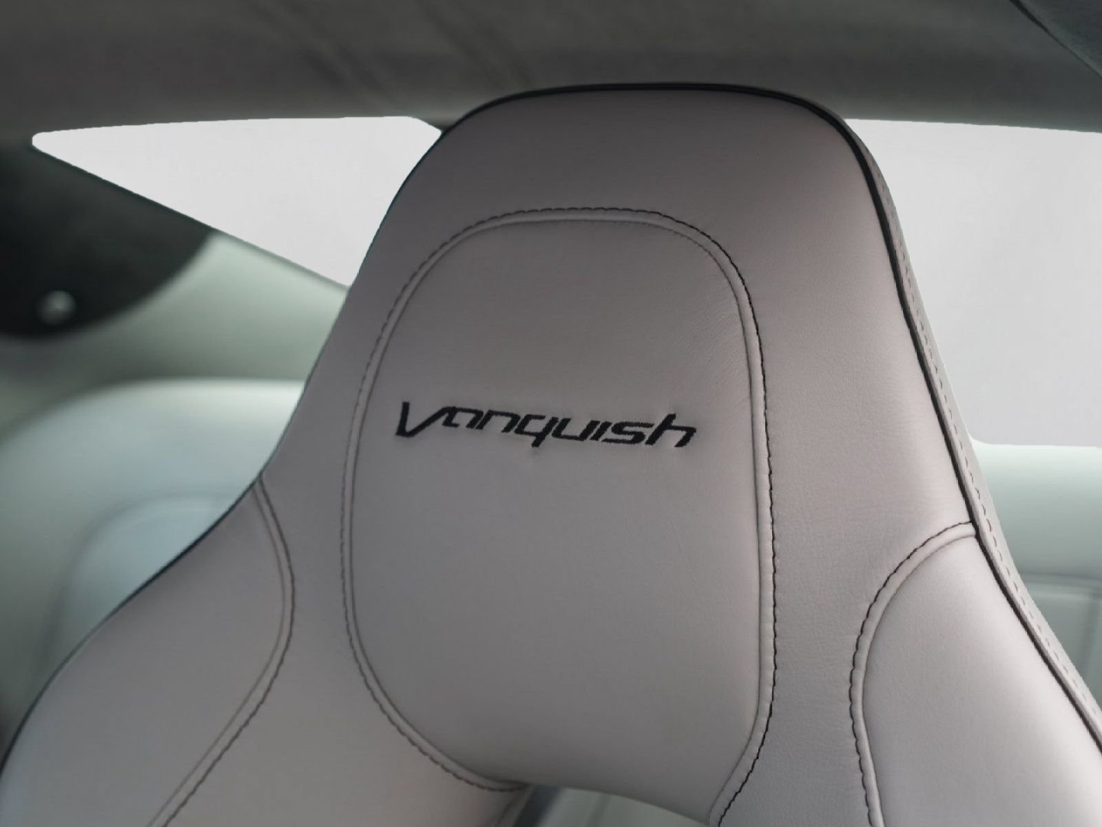 Used 2016 Aston Martin Vanquish Coupe RWD image 10