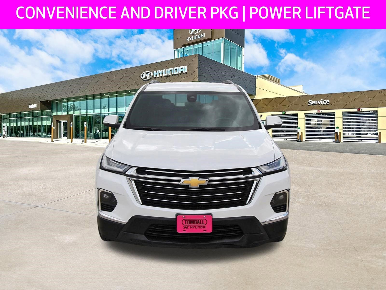 Used 2023 Chevrolet Traverse LT image 2