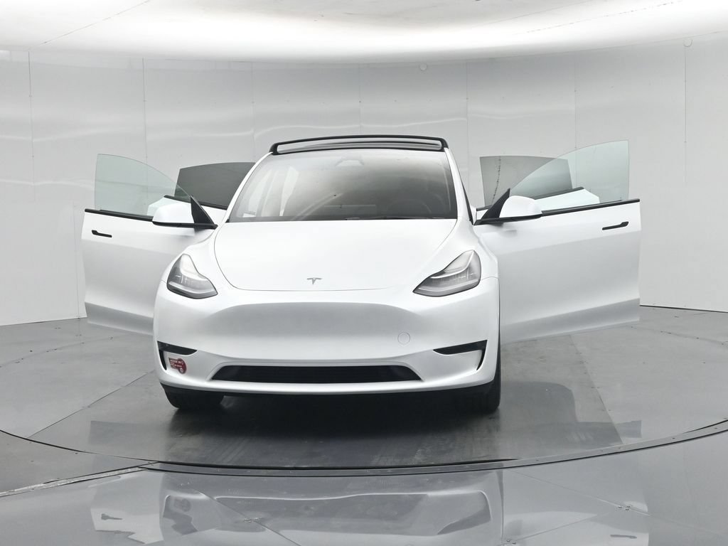 Used 2023 Tesla Model Y Long Range AWD/4WD image 28