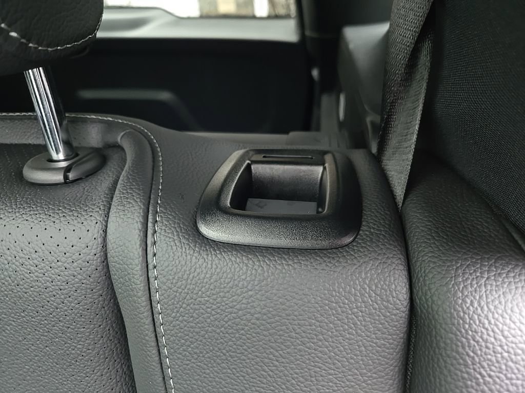 Used 2025 Mercedes-Benz GLE 350 4MATIC image 47