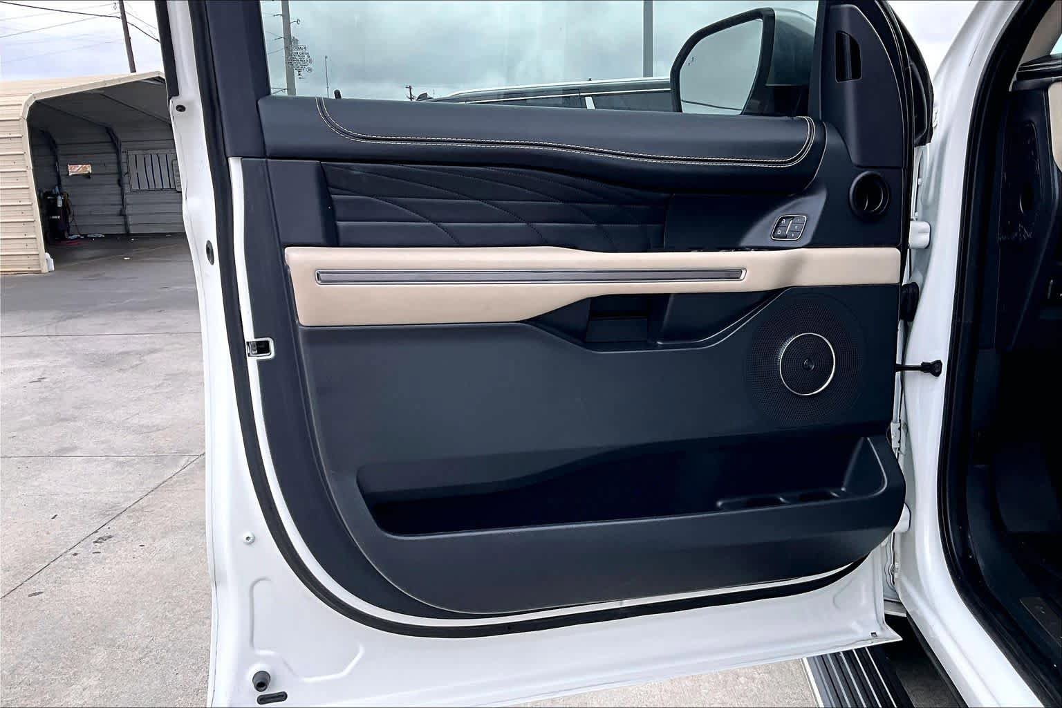 Used 2023 Ford Expedition Max Platinum RWD image 21