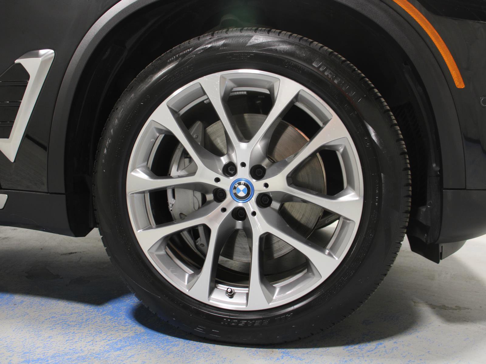 Certified 2025 BMW X5 xDrive50e w/ Parking Assistance Package image 27