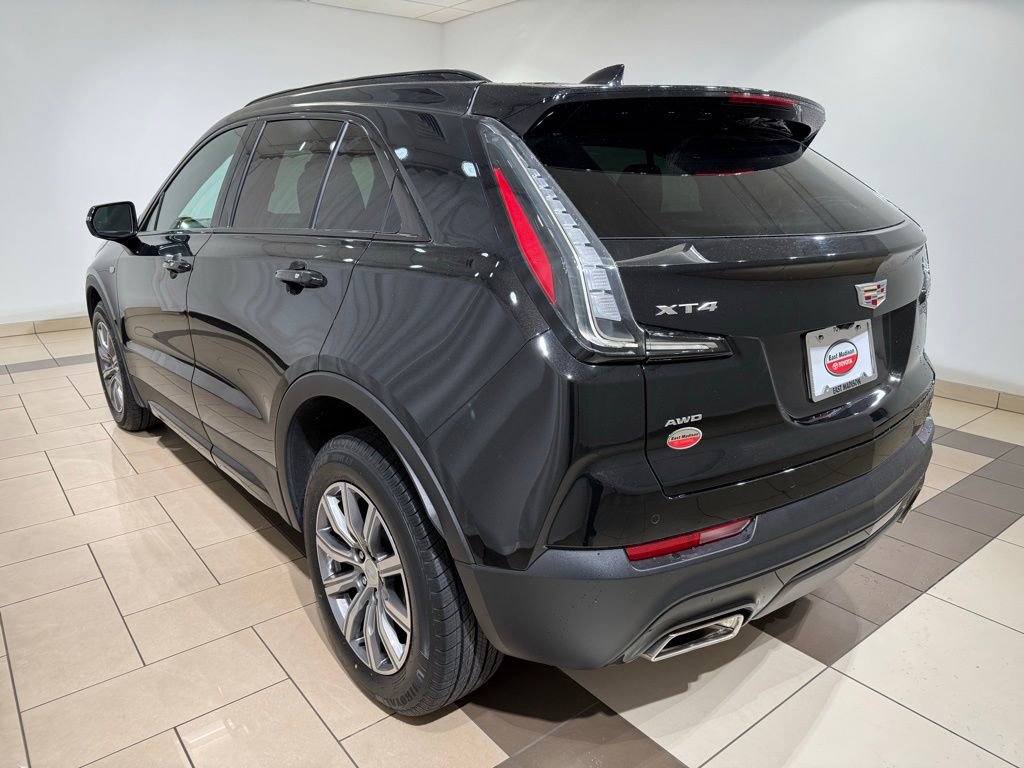 Used 2023 Cadillac XT4 Sport image 3