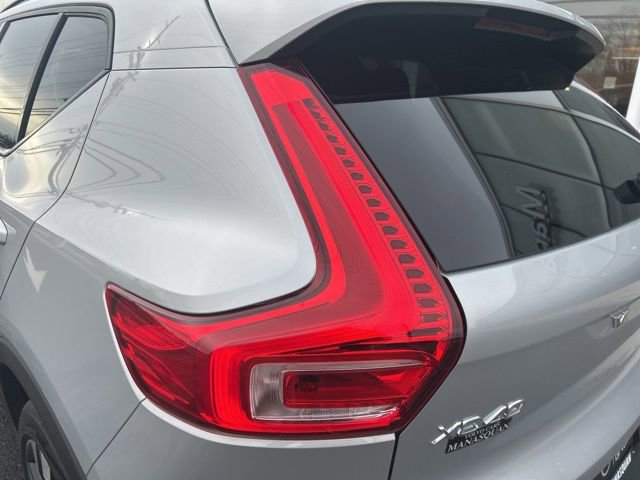 Certified 2025 Volvo XC40 B5 Plus AWD/4WD image 10