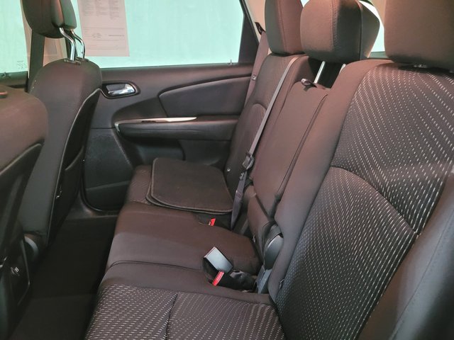 Used 2020 Dodge Journey SE w/ SE Popular Equipment Group image 43