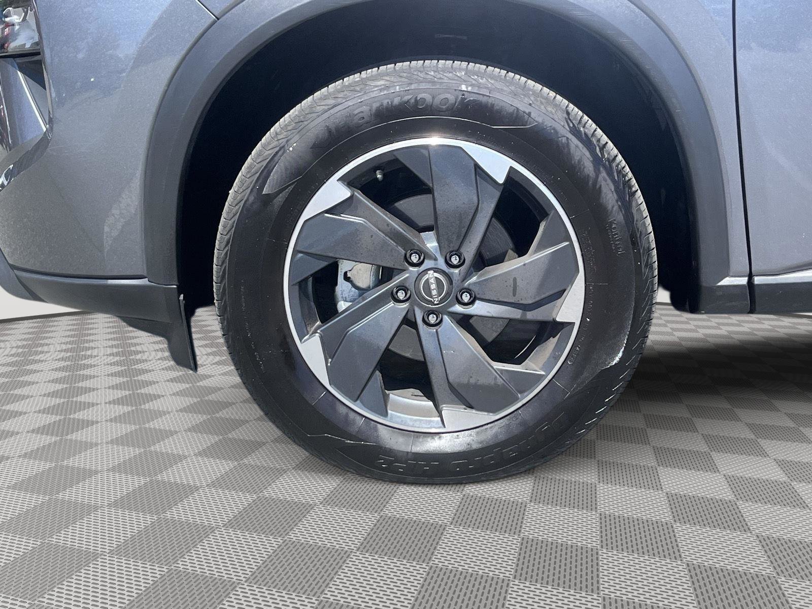 Certified 2025 Nissan Rogue SV AWD/4WD image 8