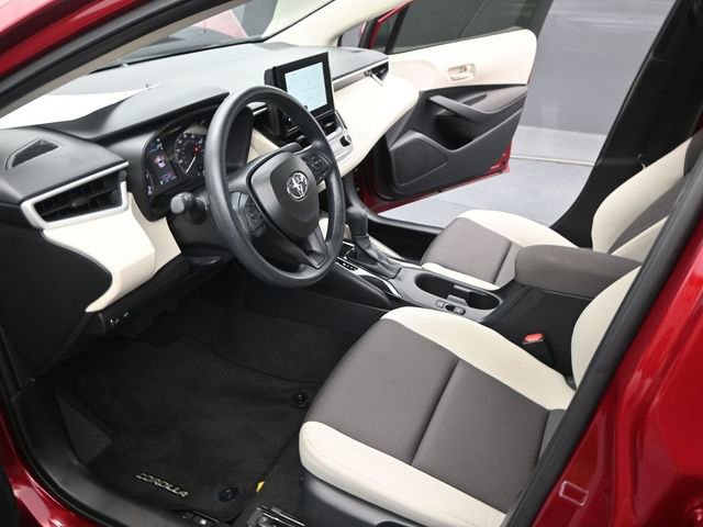 Used 2025 Toyota Corolla LE image 5