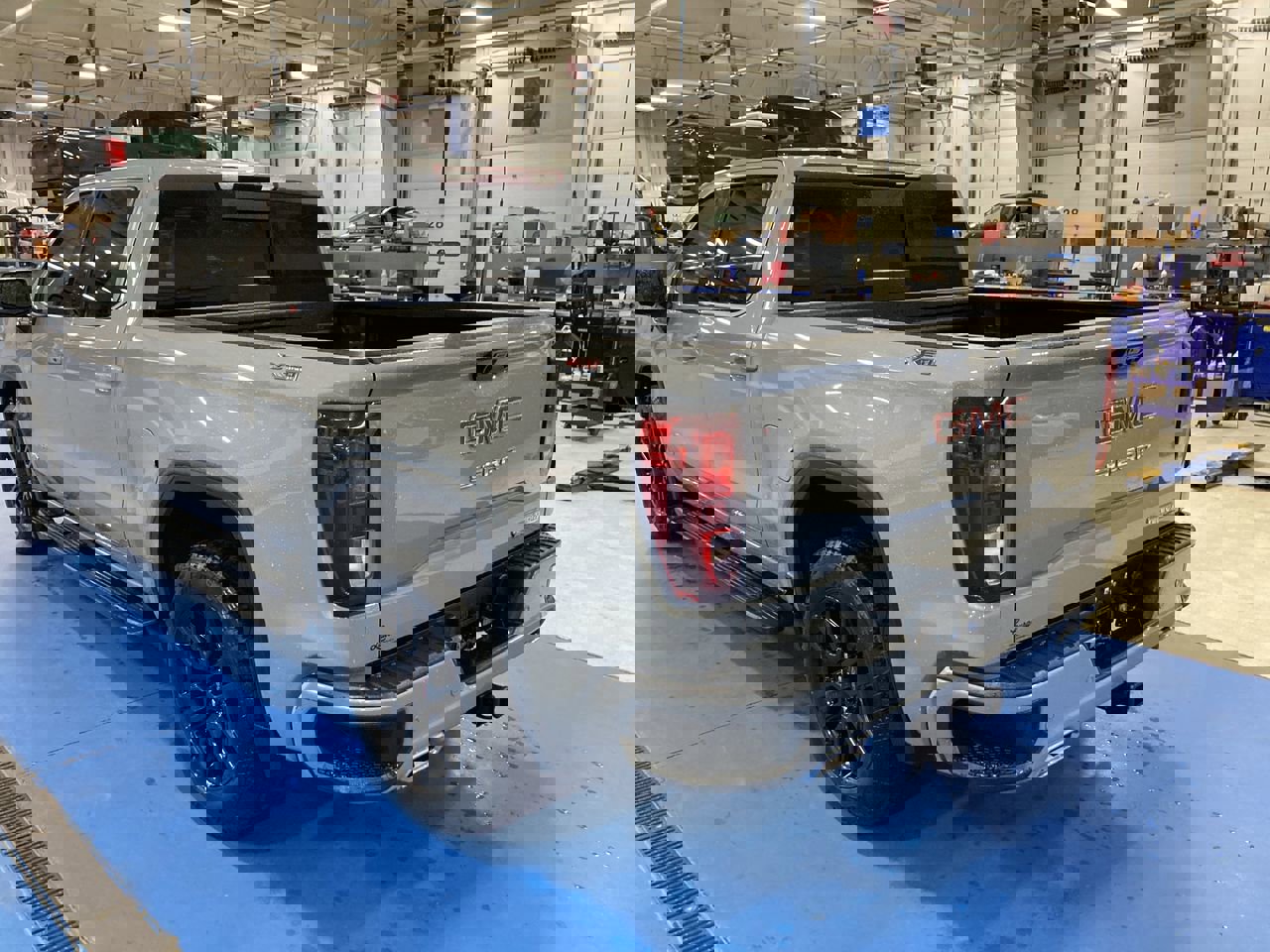 Used 2024 GMC Sierra 1500 Elevation w/ Elevation Premium Package image 5