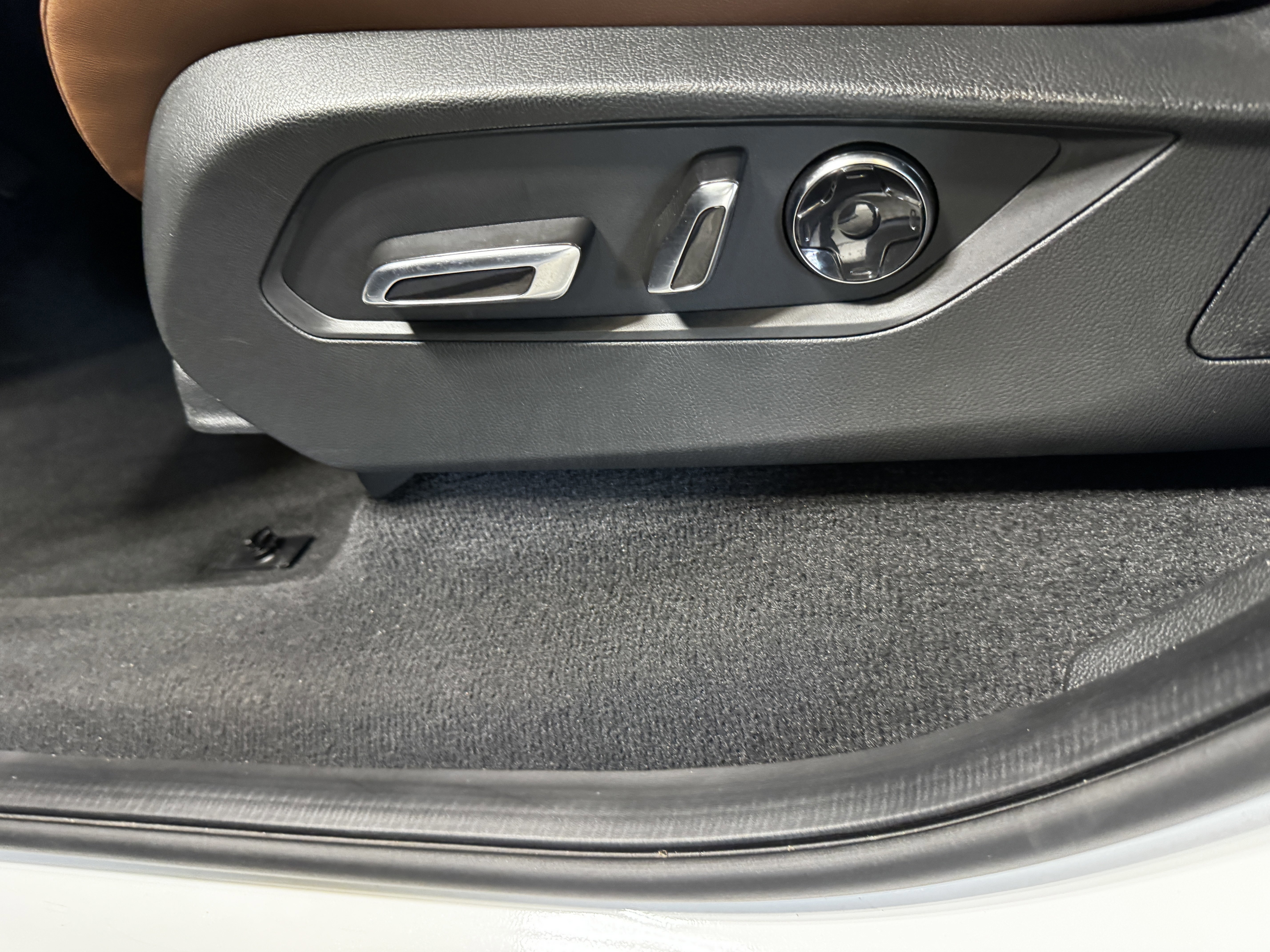 Certified 2023 Acura MDX FWD w/ Technology Package image 32