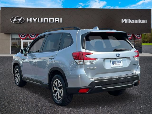 Used 2021 Subaru Forester Premium AWD/4WD image 7