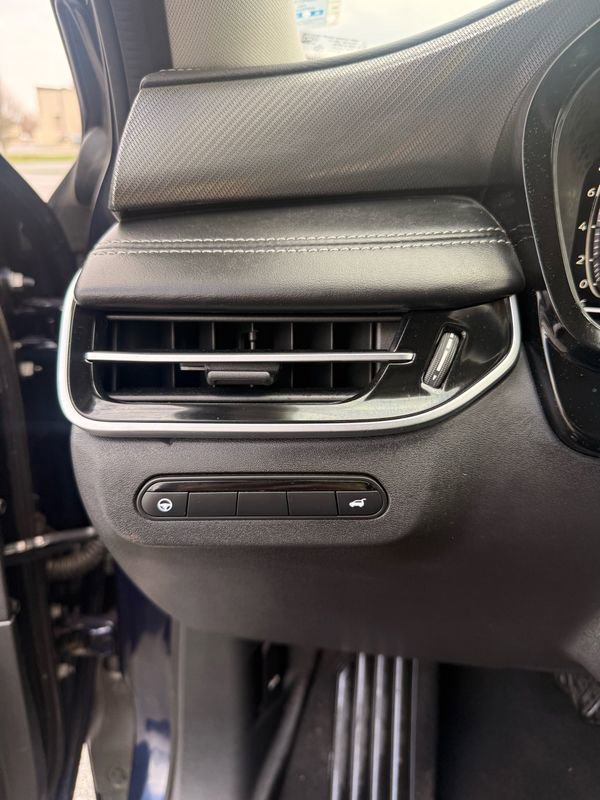 Used 2023 INFINITI QX60 Luxe image 16