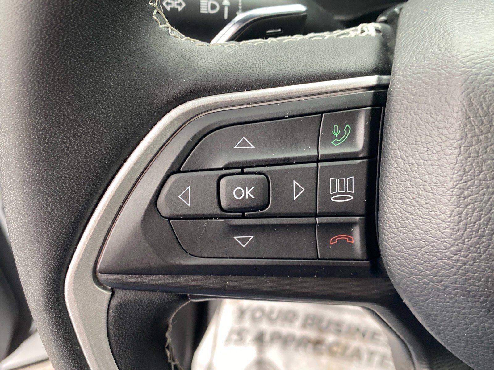 Used 2023 Jeep Grand Cherokee L Laredo AWD/4WD image 18