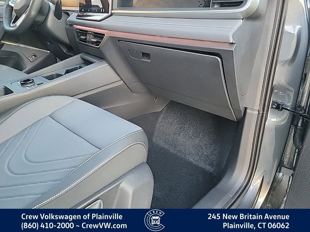 New 2026 Volkswagen Tiguan SE R-Line image 43