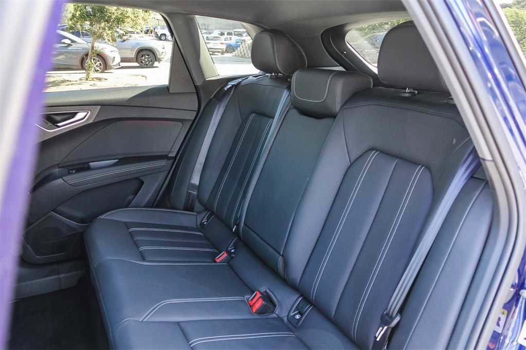 Used 2024 Audi Q4 e-tron Premium Plus image 17
