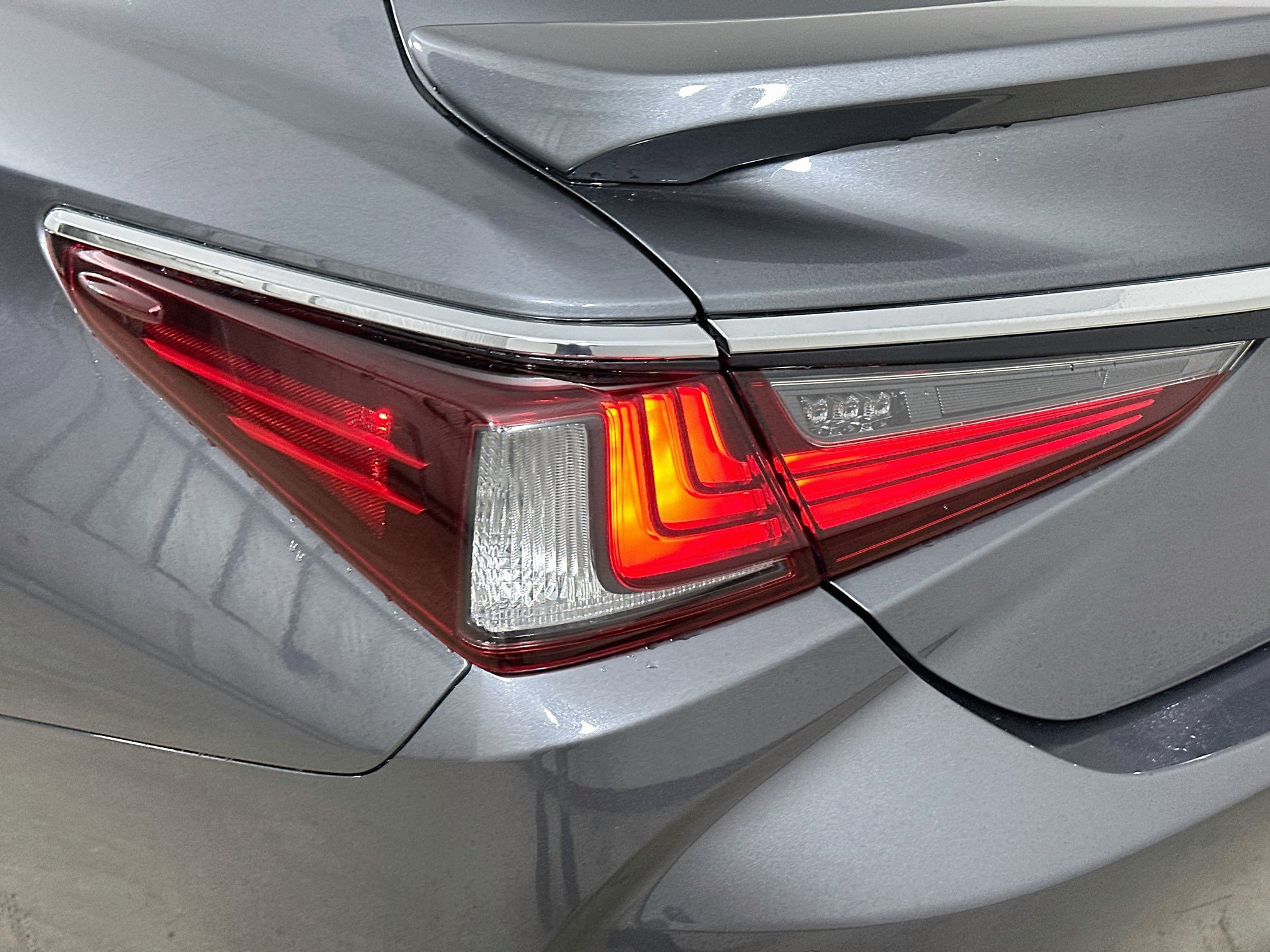 Used 2024 Lexus ES 350 w/ Premium Package FWD image 41