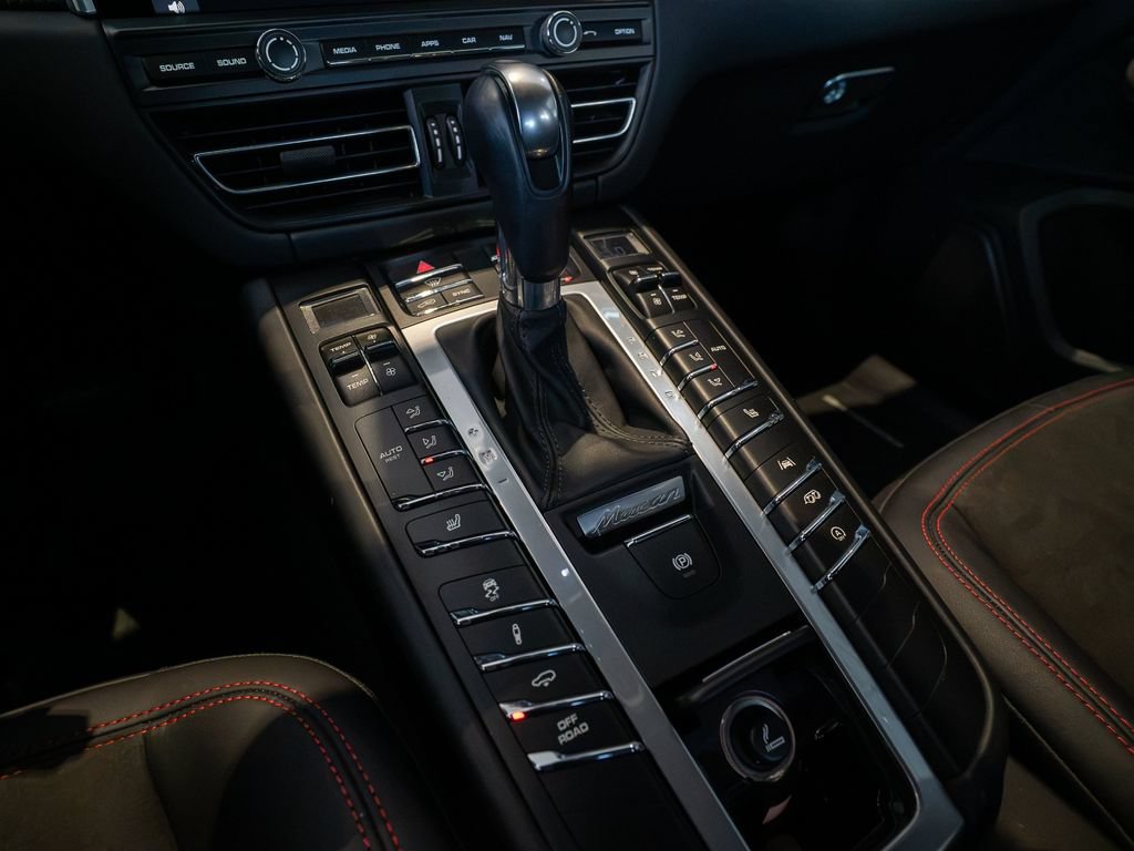 Used 2021 Porsche Macan GTS AWD/4WD image 19
