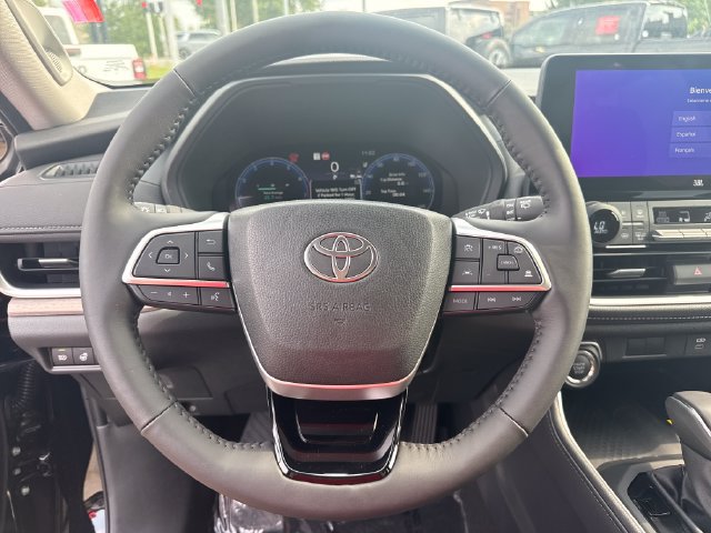 Used 2026 Toyota Grand Highlander FWD image 16