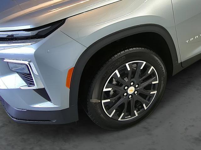 New 2026 Chevrolet Traverse LT w/ Sun and Wheel Package image 7