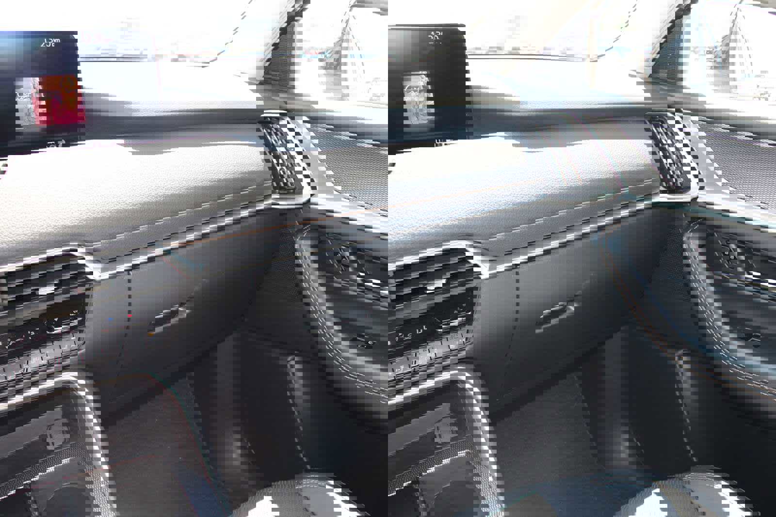 Used 2025 MAZDA CX-90 Plug-In Hybrid w/Premium Sport image 33