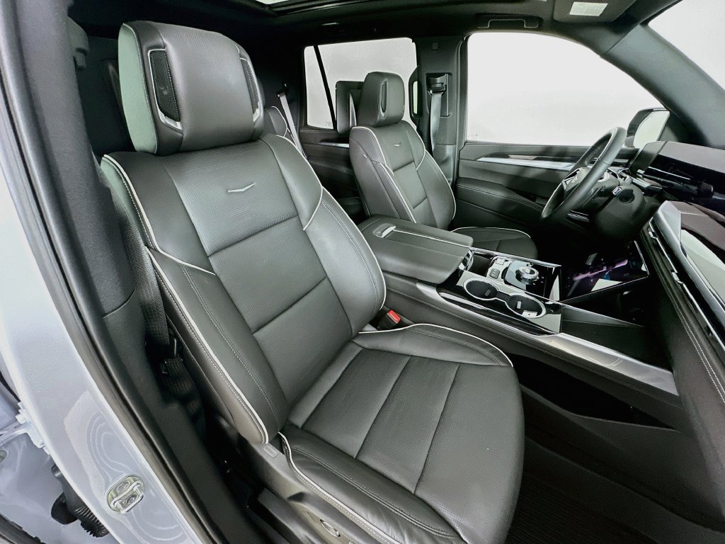 New 2026 Cadillac Escalade Sport w/ Touring Package AWD/4WD image 39