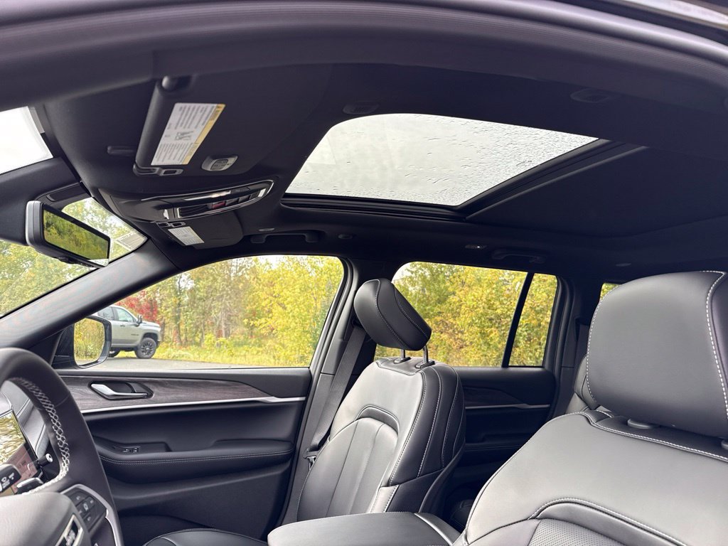 New 2027 Jeep Grand Cherokee Limited AWD/4WD image 26