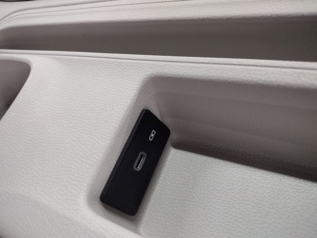 New 2025 Volkswagen ID. Buzz 1st Edition image 20