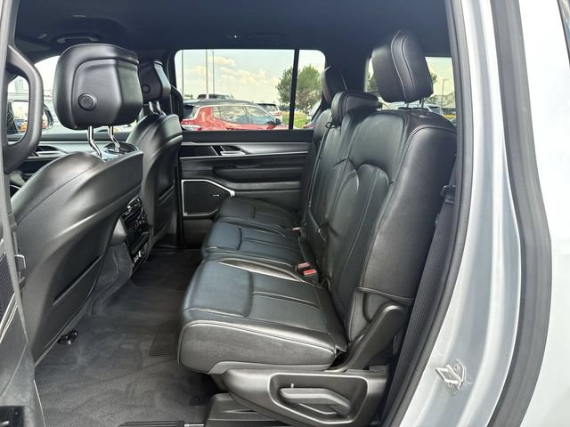Used 2025 Jeep Wagoneer L 4WD image 22