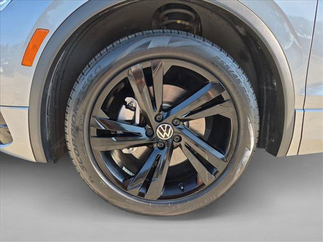 Used 2023 Volkswagen Tiguan SE R-Line FWD image 24