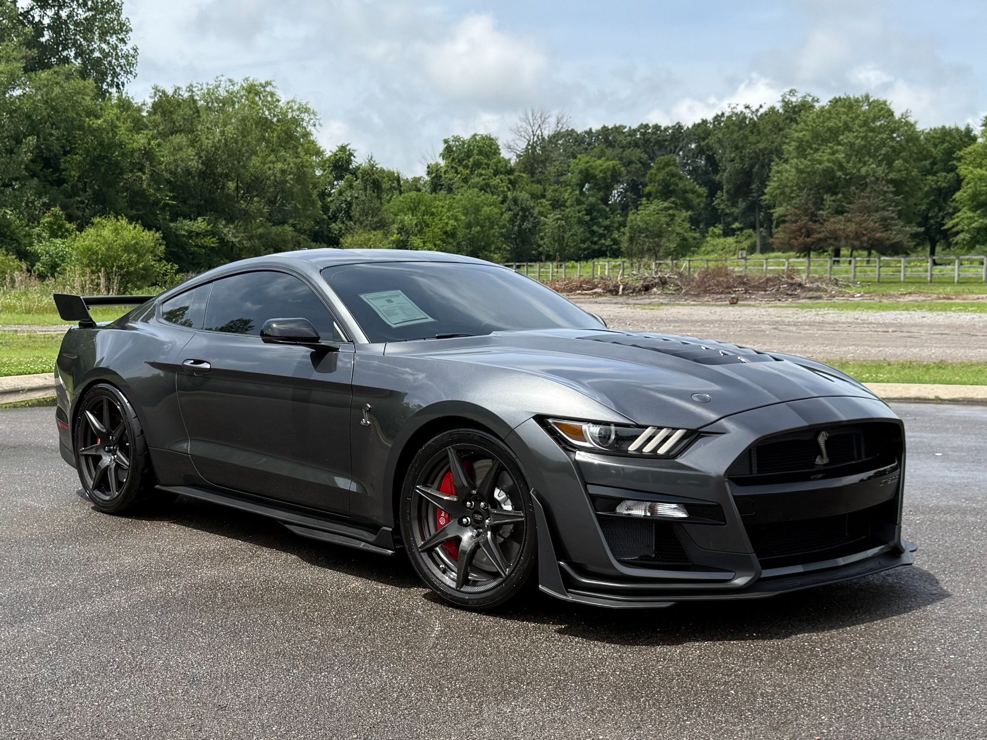 Used 2020 Ford Mustang Shelby GT500 w/ Carbon Fiber Track Pack RWD image 1