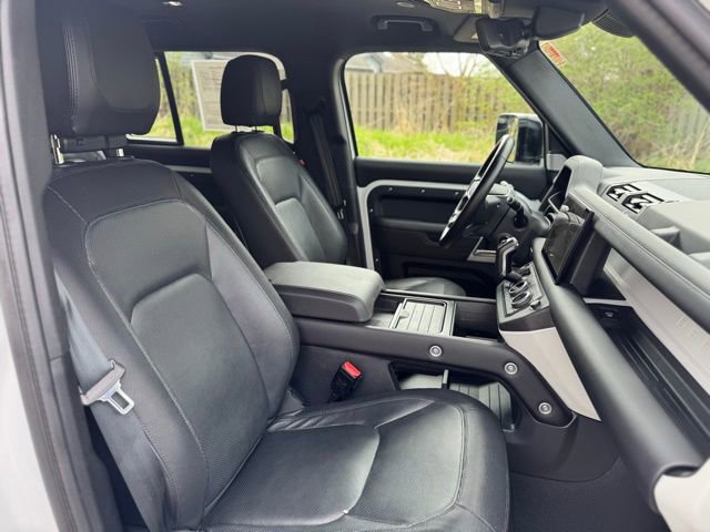 Certified 2024 Land Rover Defender 130 X-Dynamic SE AWD/4WD image 23