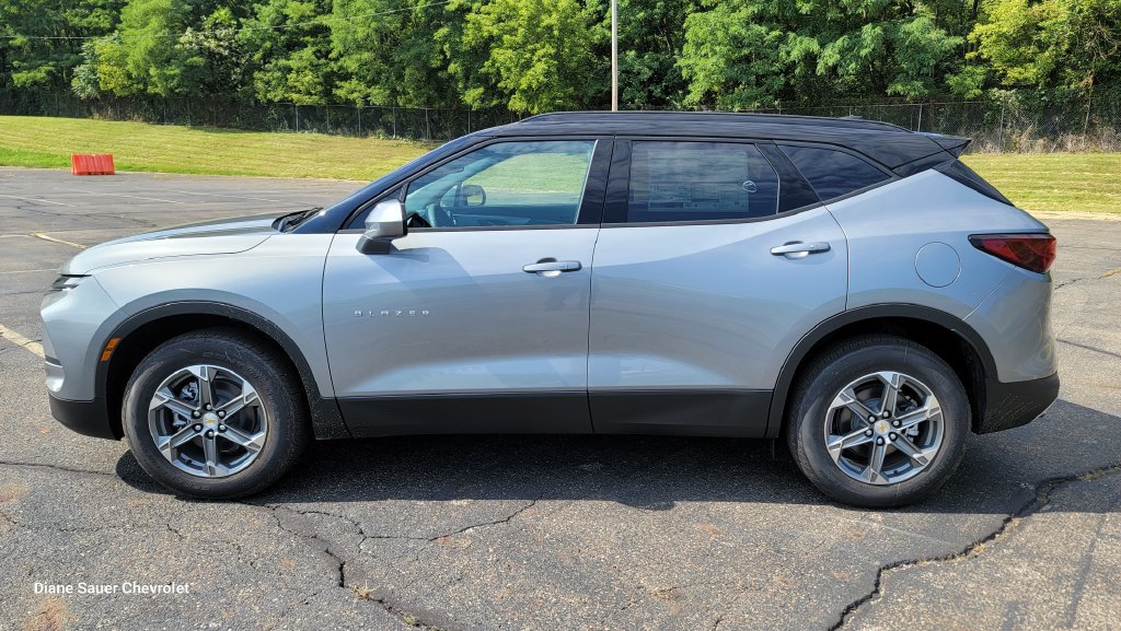 New 2026 Chevrolet Blazer LT w/ Convenience Package FWD image 7