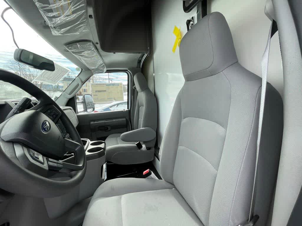 New 2024 Ford E-450 and Econoline 450 Super Duty w/ Power Windows & Locks Group RWD image 13