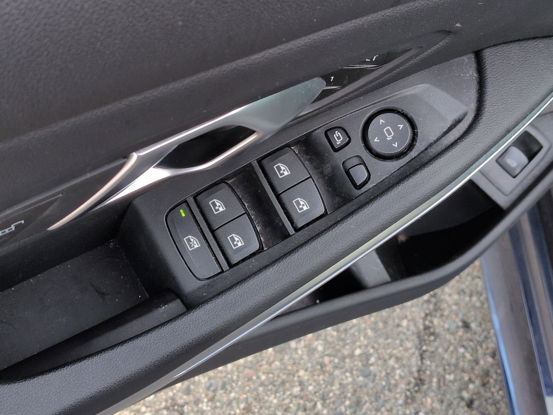 Certified 2024 BMW 330i Sedan w/ M Sport Package image 15