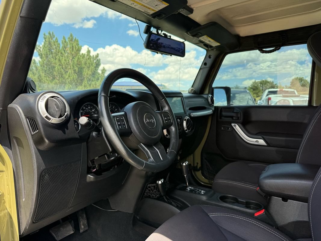 Used 2013 Jeep Wrangler Unlimited Sahara w/ Connectivity Group AWD/4WD image 11