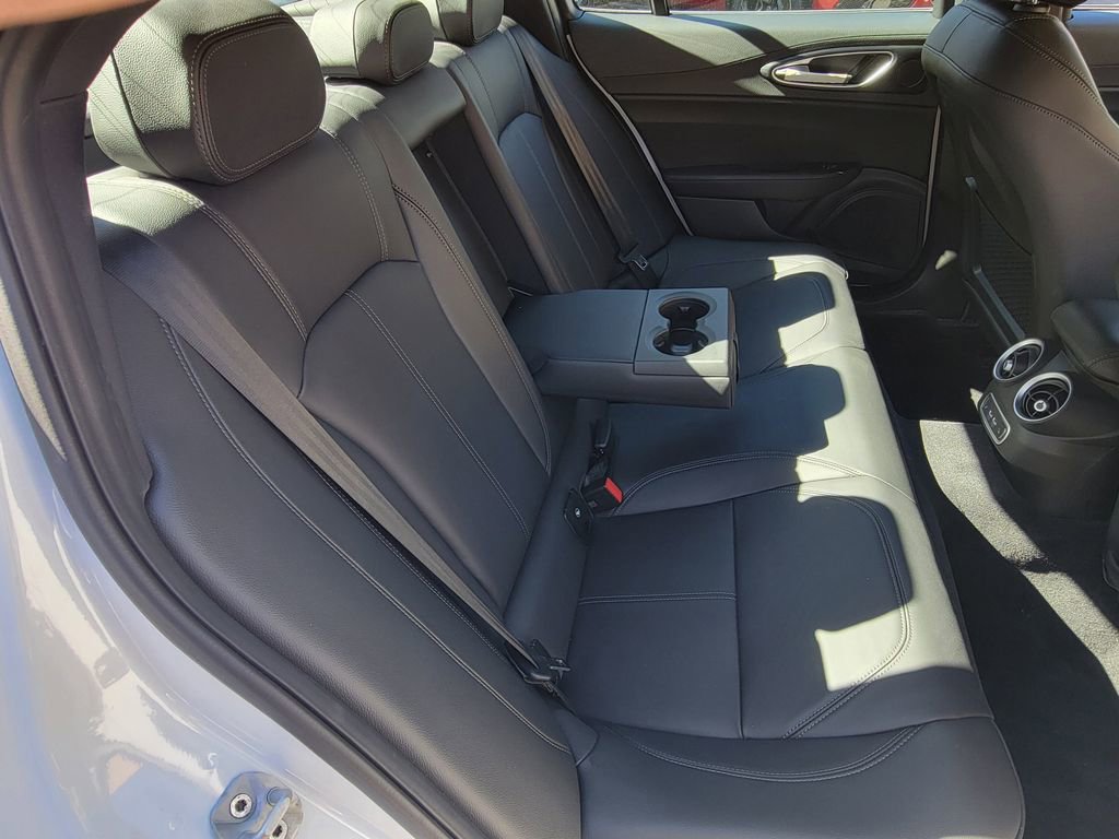 Used 2024 Alfa Romeo Giulia Sprint RWD image 21