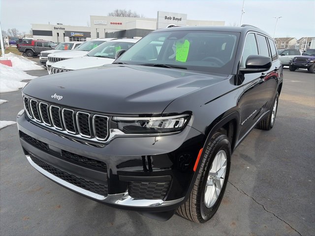 Used 2024 Jeep Grand Cherokee L Laredo image 2