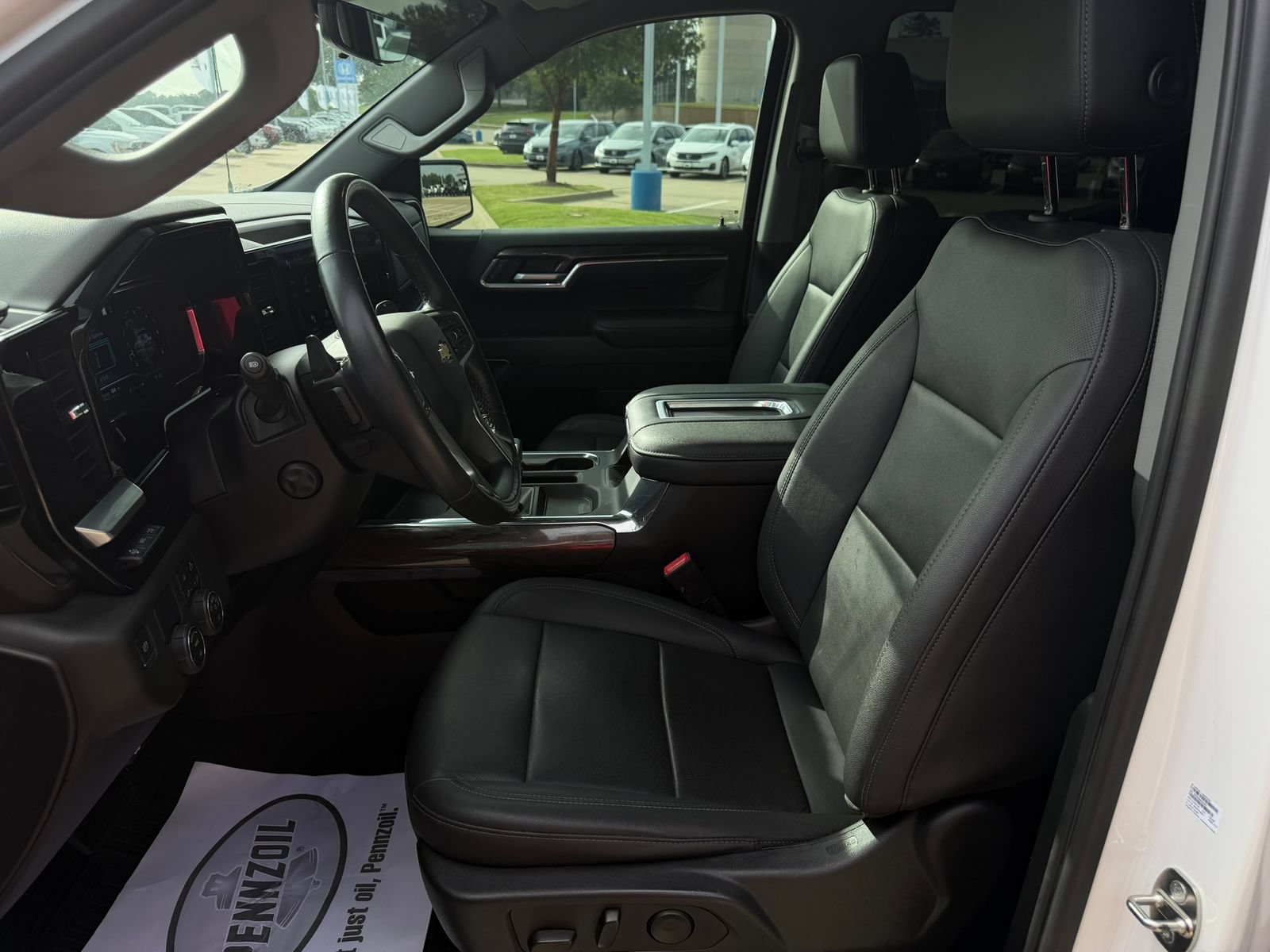 Used 2022 Chevrolet Silverado 1500 LTZ w/ Technology Package RWD image 11