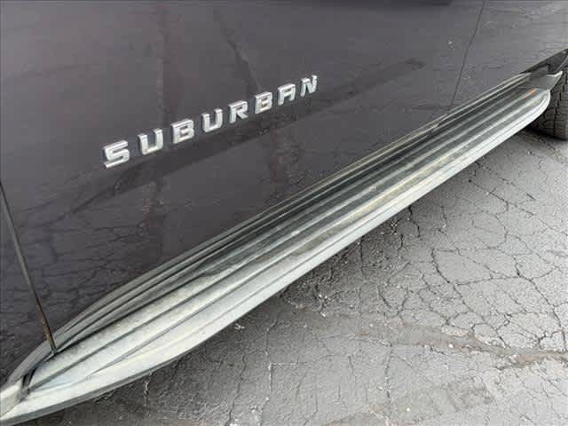 Used 2017 Chevrolet Suburban LT w/ Luxury Package AWD/4WD image 12