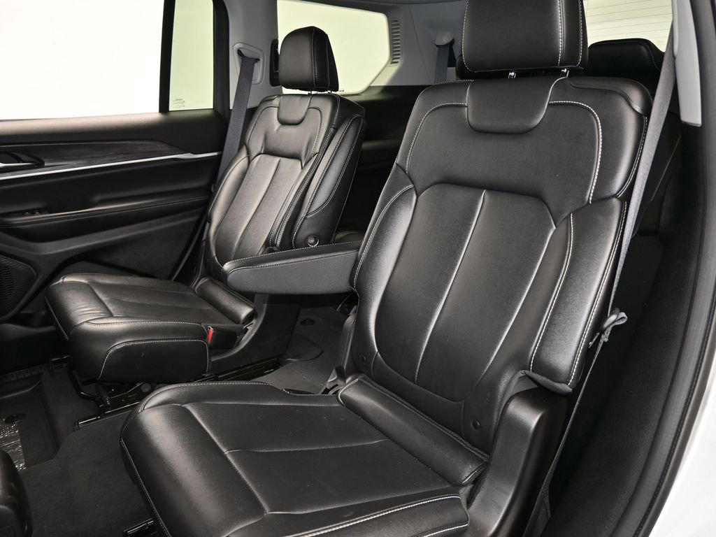 Used 2023 Jeep Grand Cherokee L Limited image 30