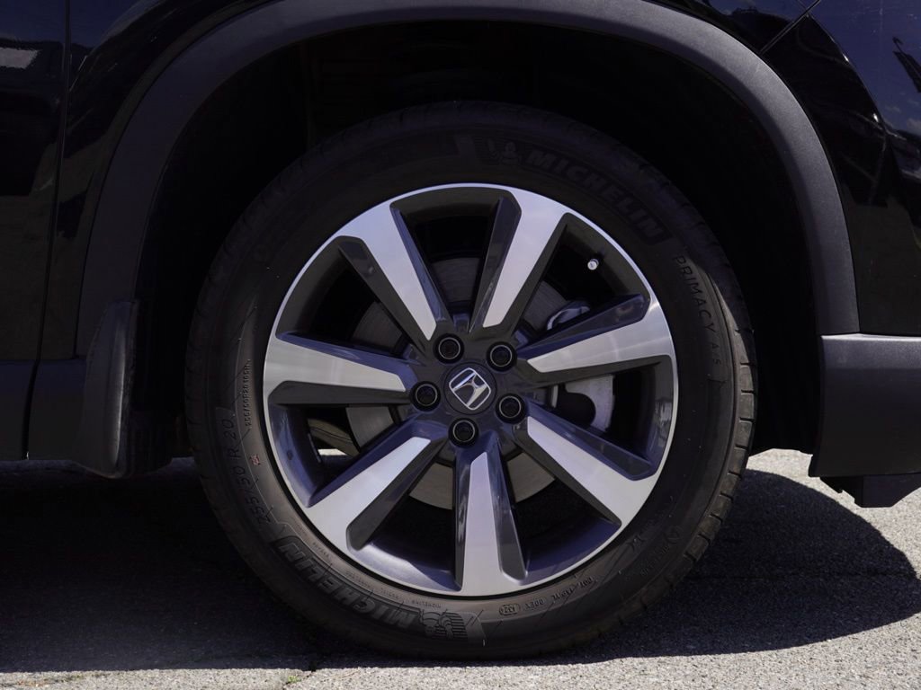 Used 2025 Honda Pilot Touring image 7