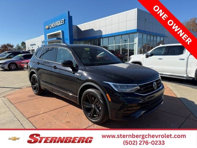 Used 2023 Volkswagen Tiguan SE R-Line image 1