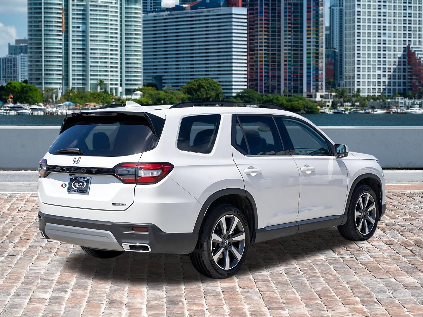 Certified 2023 Honda Pilot Touring image 6